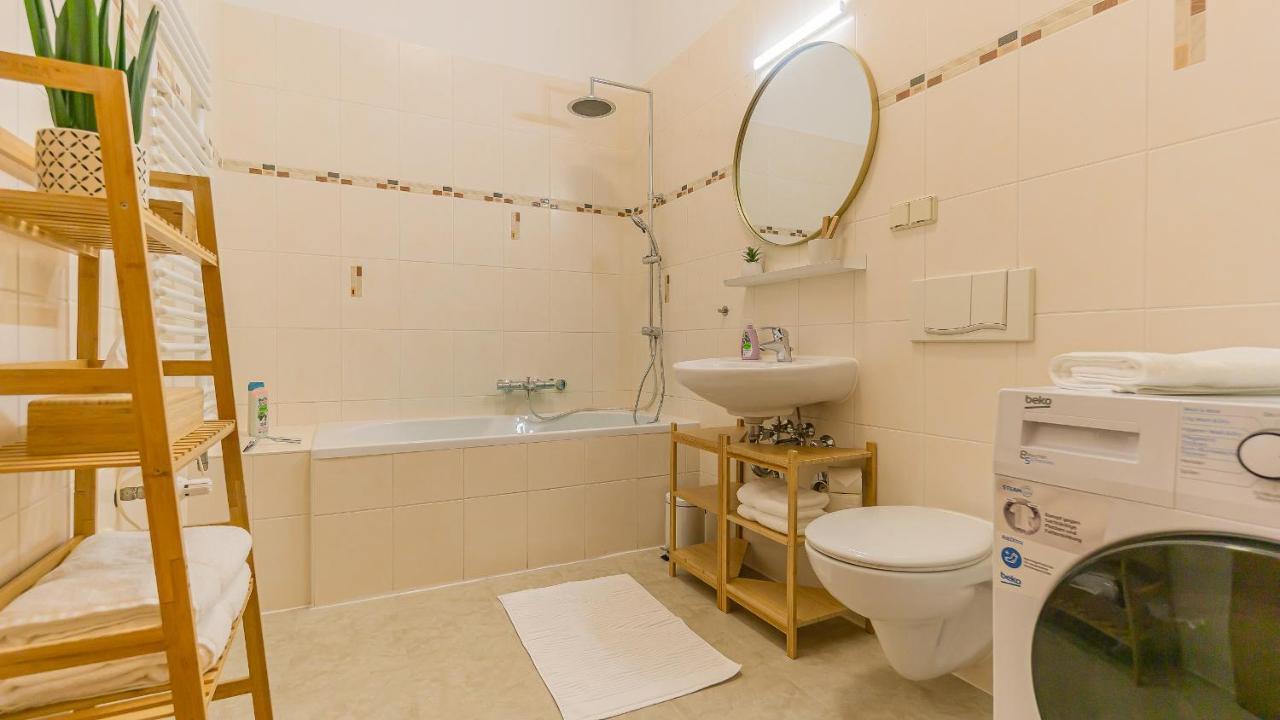 Cityapartment - 53 M², 2 Zimmer, Zentral, Netflix, Kueche, Waschmaschine Cottbus Exterior foto